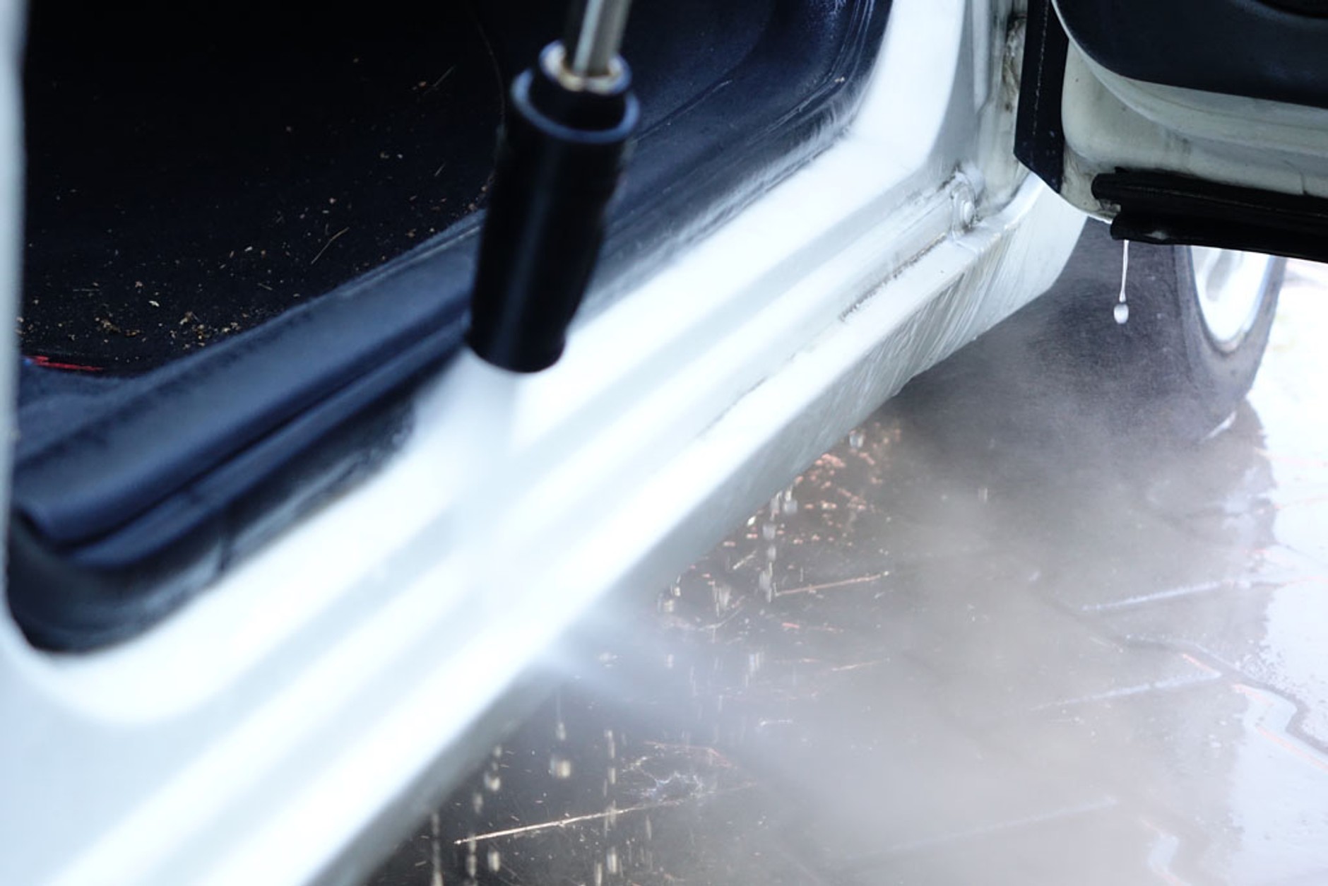 Jak umyć auto, żeby domyć?