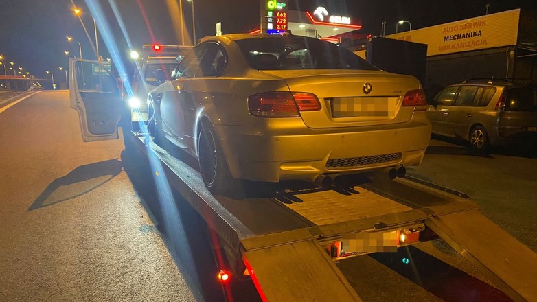 Zbyt głośny wydech i inne usterki policjanci odkryli w BMW
