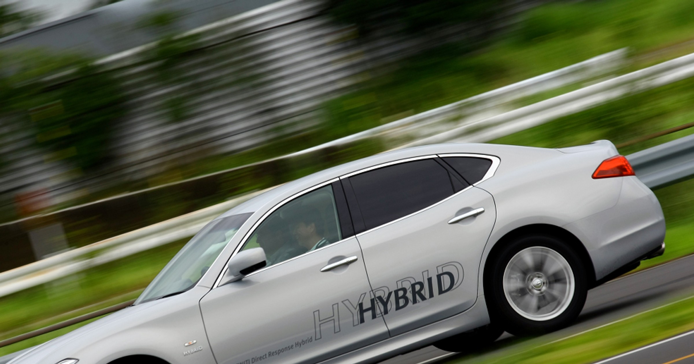 Hybrydowe Infiniti niewiele droższe od Diesla