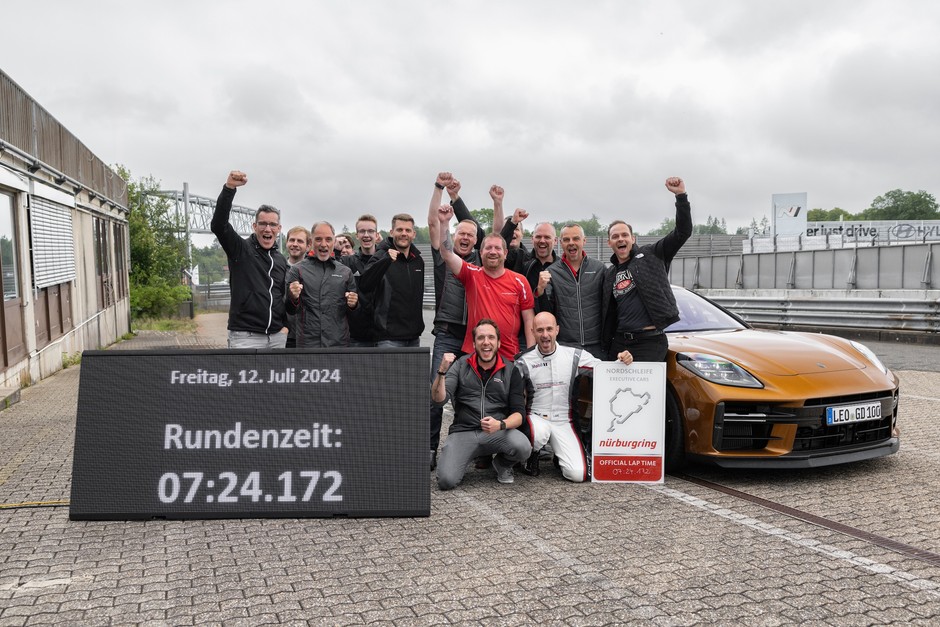 Porsche Panamera na torze Nurburgring