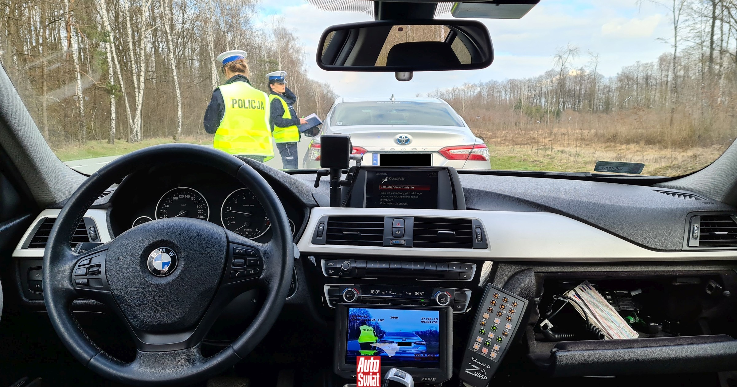 Kierowcy myślą, że tego nie widać. Są w błędzie, a mandat jest surowy