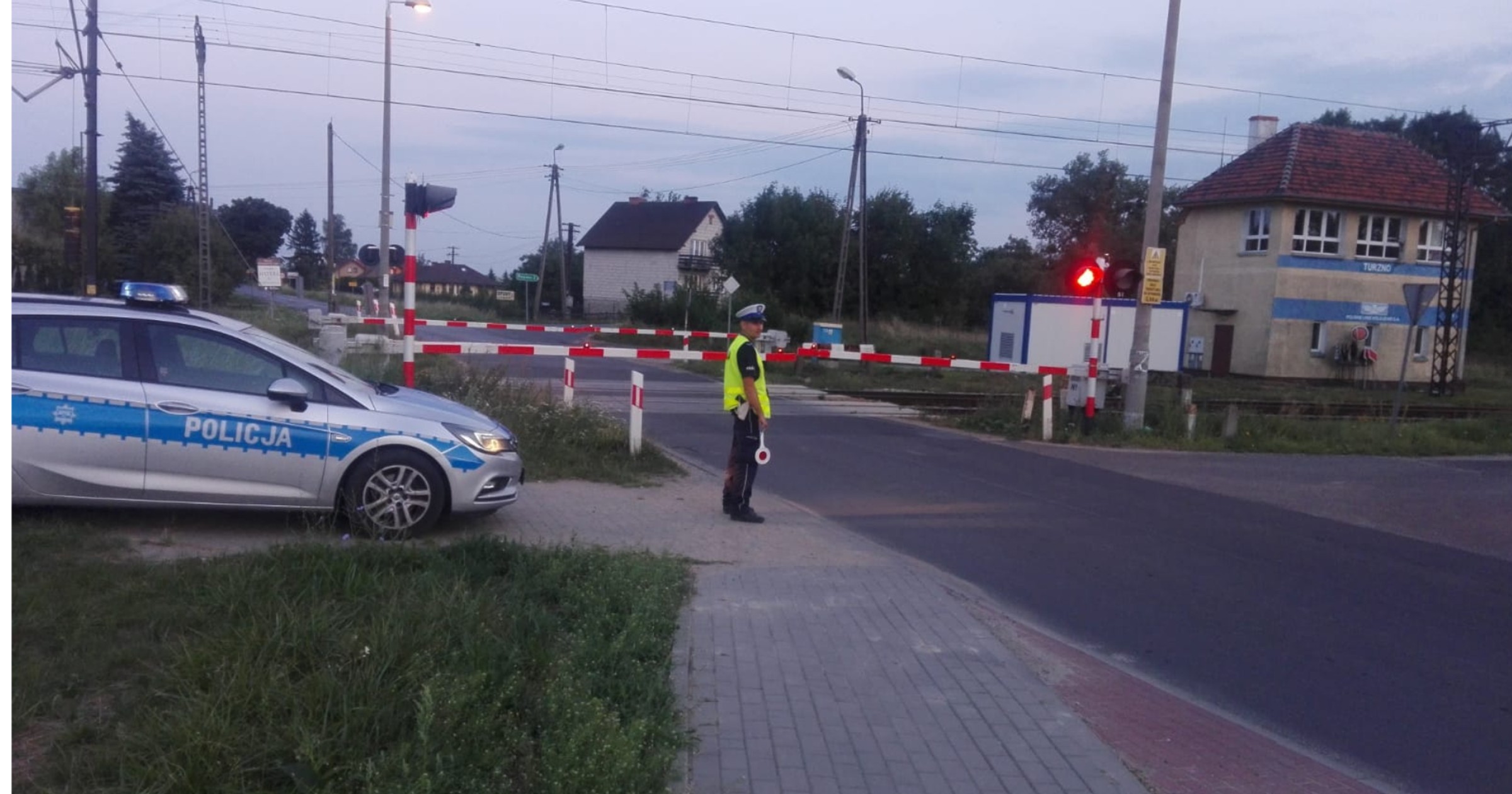 Zbyt szybki wjazd na torowisko może skończyć się wysokim mandatem w wysokości nawet 4 tys. zł