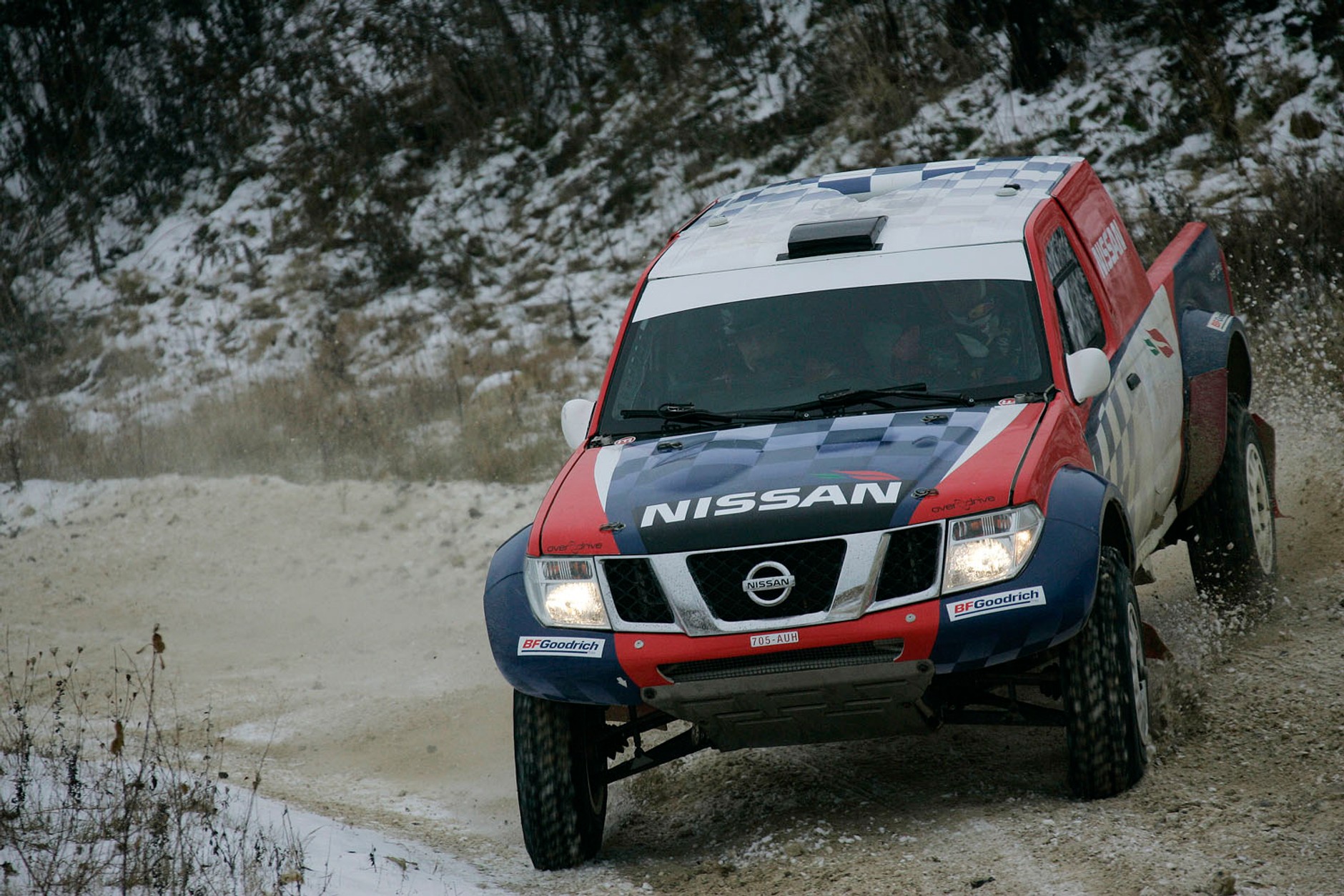 Rajd Dakar 2011: Nani Roma w Nissanie Krzysztofa Hołowczyca (galeria Rallyworld©Willy Weyens)