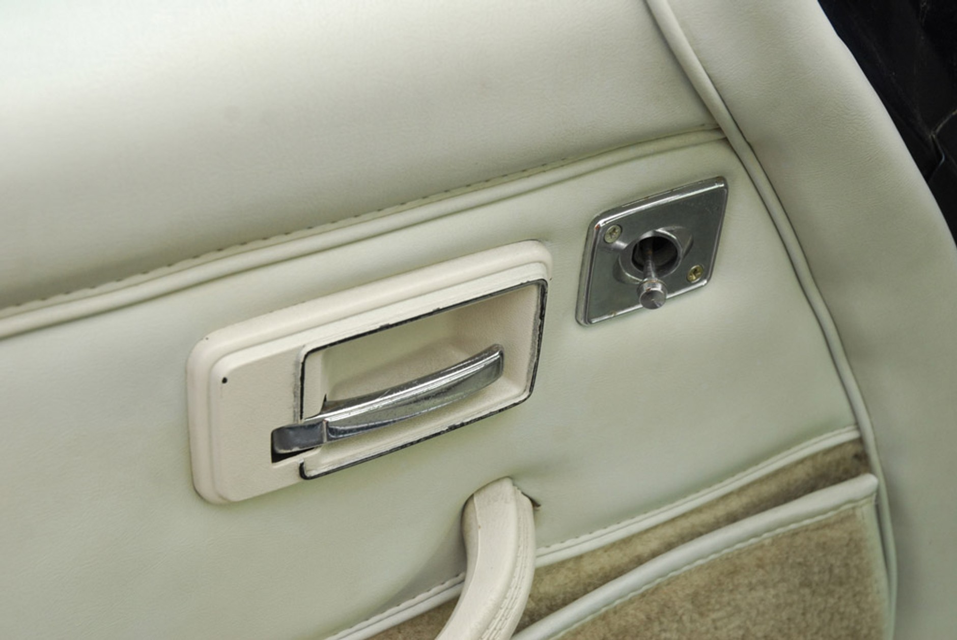 Chevrolet Corvette C3: kultowa płaszczka z plastiku