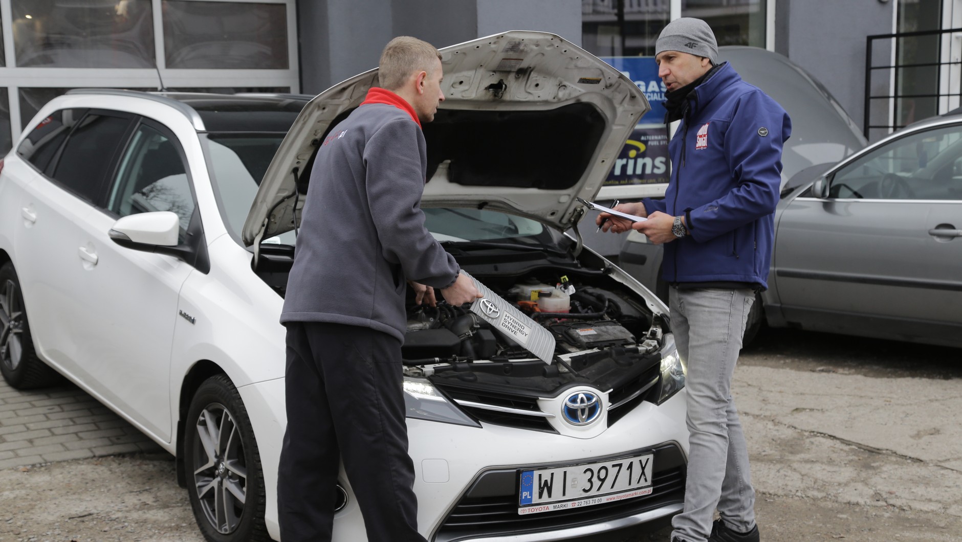 Toyota Auris Kombi 1.8 Hybrid LPG 2014 2. generacja