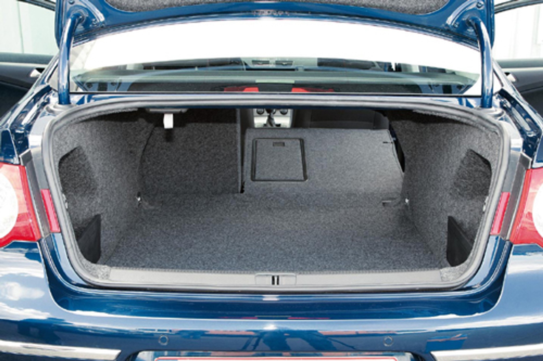 Ford Mondeo 2.0 TDCI kontra VW Passat 2.0 TDi - Ford wyprzedzi Volkswagena?