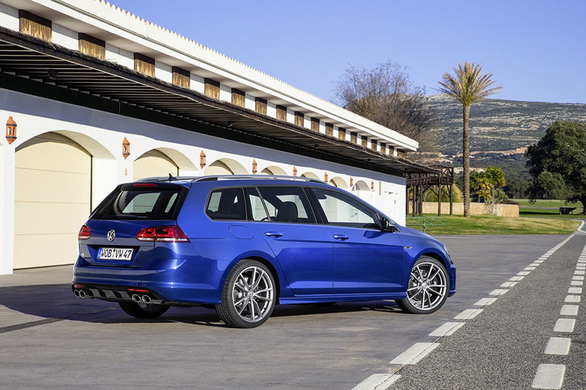 VW Golf R Variant