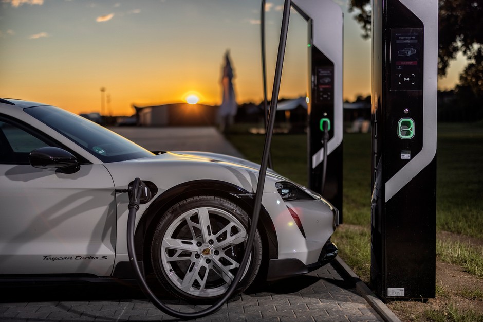 Porsche Turbo Charger – najsilniejsze w Polsce ładowarki do aut elektrycznych