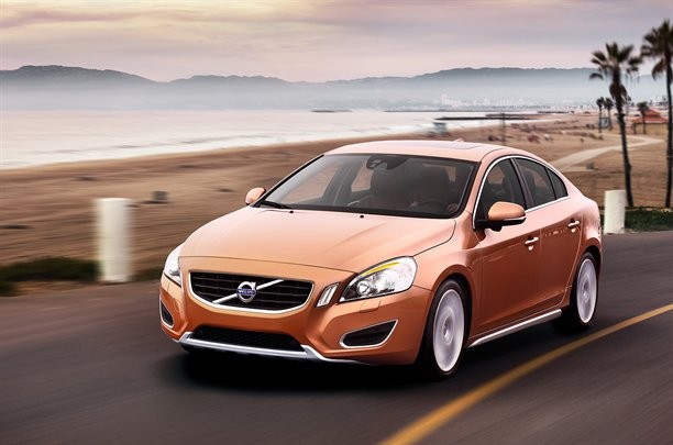 Volvo S60 dostępne będzie z dwoma zawieszeniami