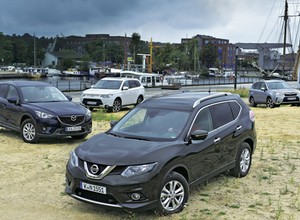Porównanie: Nissan X-Trail walczy z Mazdą CX-5, Mitsubishi Outlanderem i Subaru Foresterem