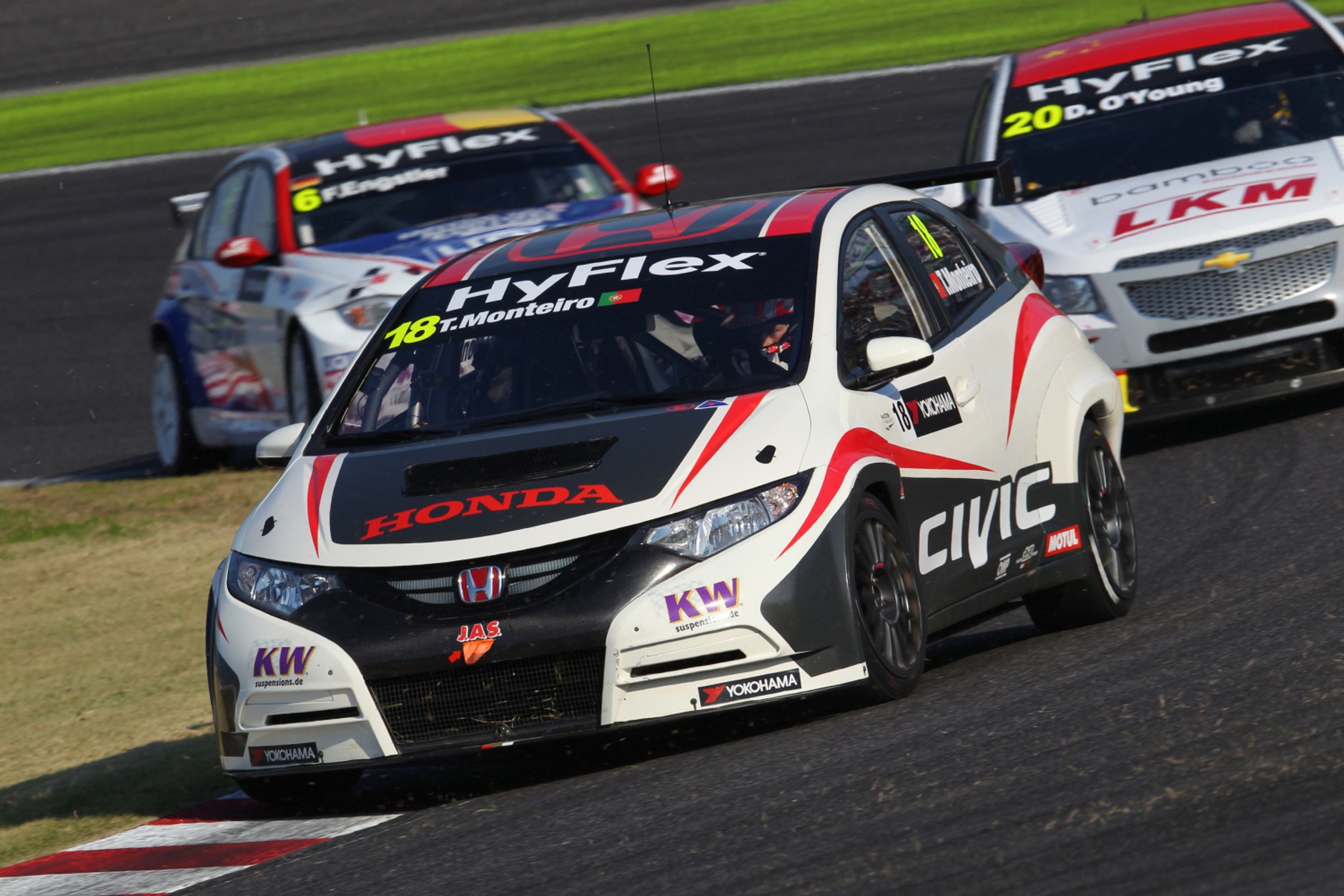 Udany debiut Hondy w WTCC