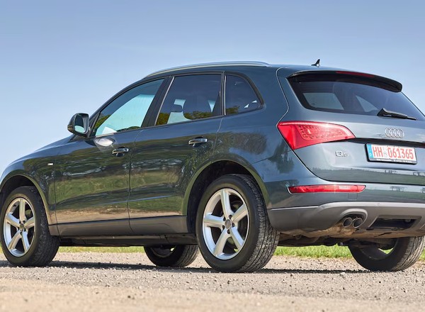 Jak trzyma się i jeździ 15-letni SUV Audi? Sprawdziliśmy Q5 pierwszej generacji