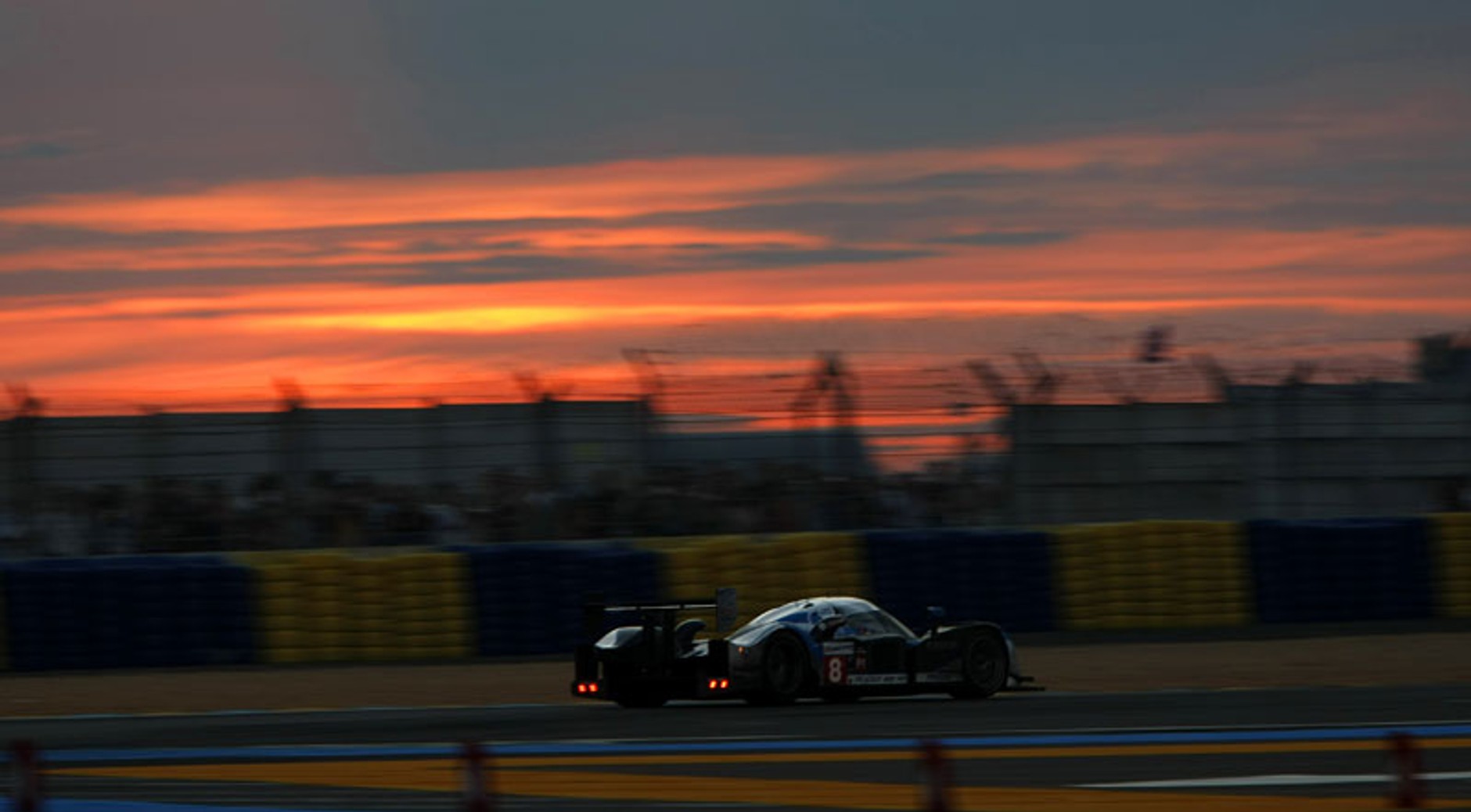 24 Heures du Mans: zdecydowana dominacja zespołu Peugeot Total