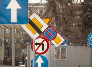 W Polsce jest za dużo znaków. "Chaos informacyjny". NIK bije na alarm