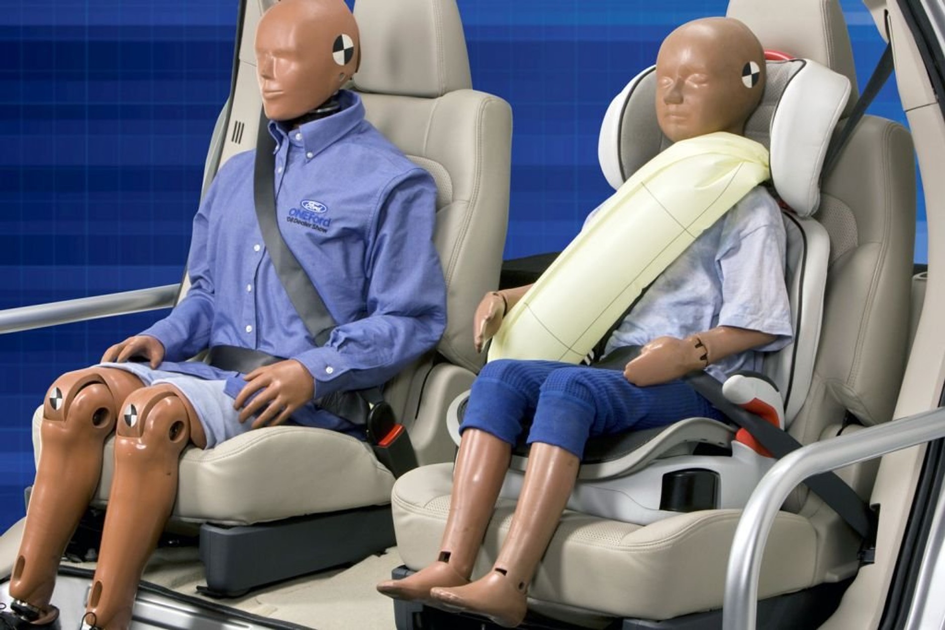 Ford prezentuje pierwsze nadmuchiwane pasy bezpieczeństwa