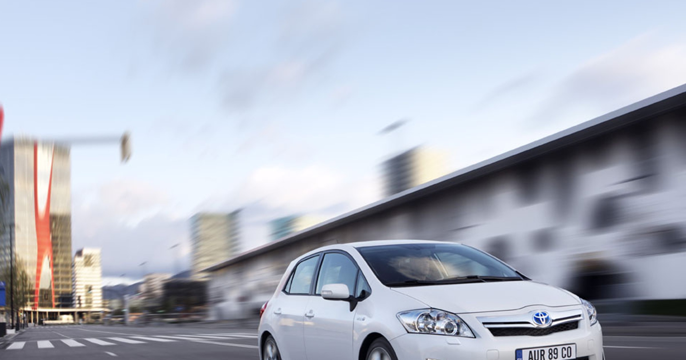 Toyota Auris HSD - Konkurencja dla Priusa