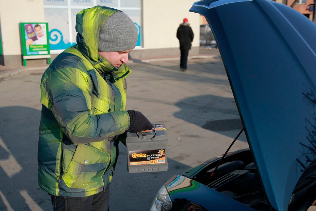 Jak jeździć zimą. Skuteczne porady na mroźne dni