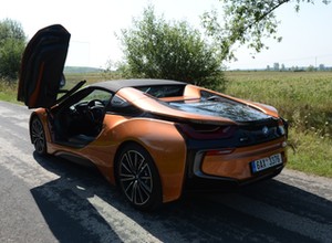 BMW i8 Roadster – samochód na pokaz | TEST