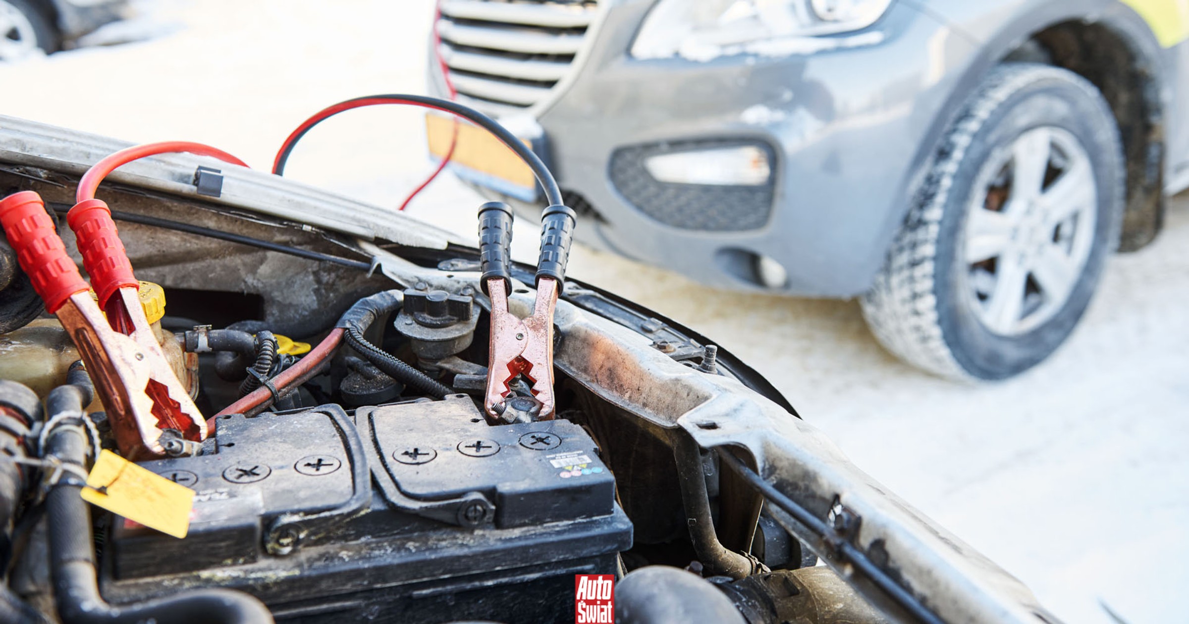 Akumulator może zamarznąć na kość. Podpowiadamy, co zrobić, żeby wytrzymał mrozy