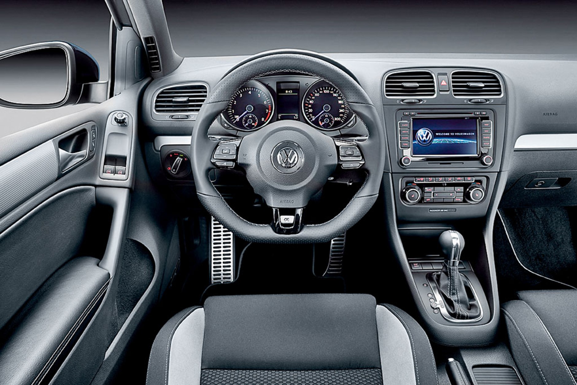 Volkswagen Golf R: Kompakt dla spragnionych mocnych wrażeń