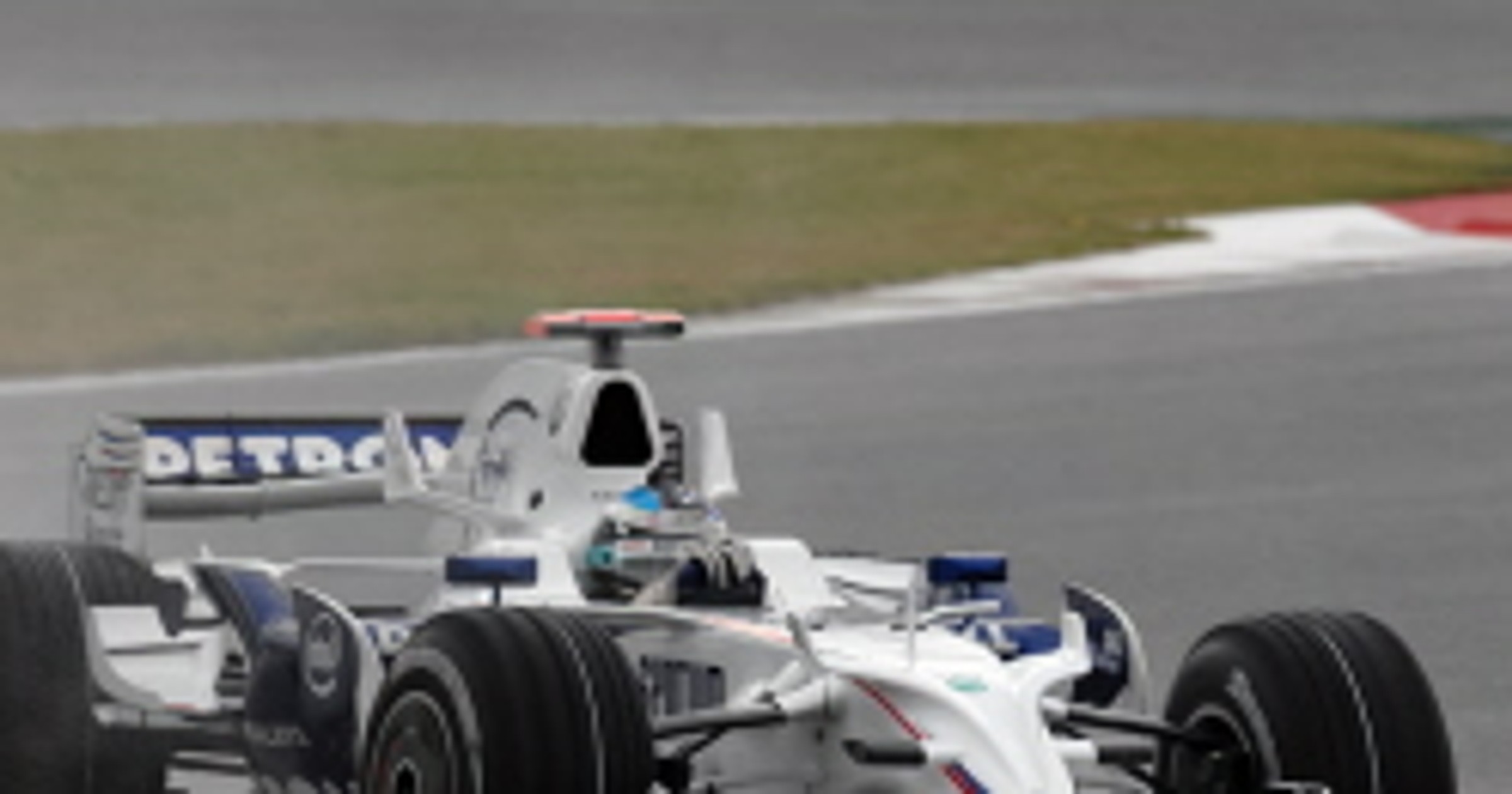 Grand Prix Chin 2008: 1. i 2. trening - Hamilton najszybszy, Kubica - zmiennie