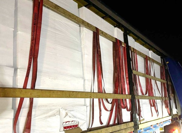 Niemieckie służby zaskoczone. Polski kierowca z kontrabandą wartą 1,8 mln euro