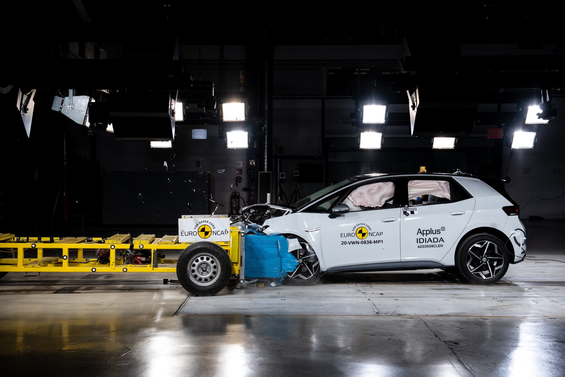 Volkswagen ID.3 rozbity przez Euro NCAP.