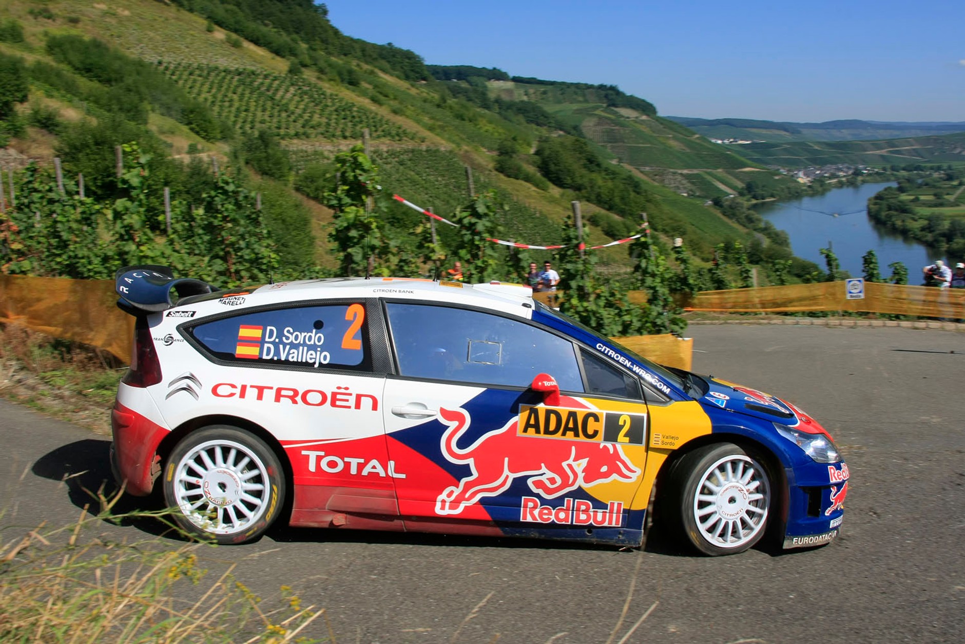 Rajd Niemiec 2010: Loeb liderem, Kościuszko na łące (1. etap, fot. Rallyworld©Willy Weyens)