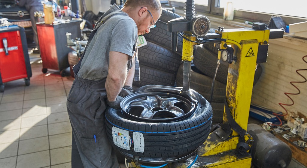 Wymiana opon w serwisie