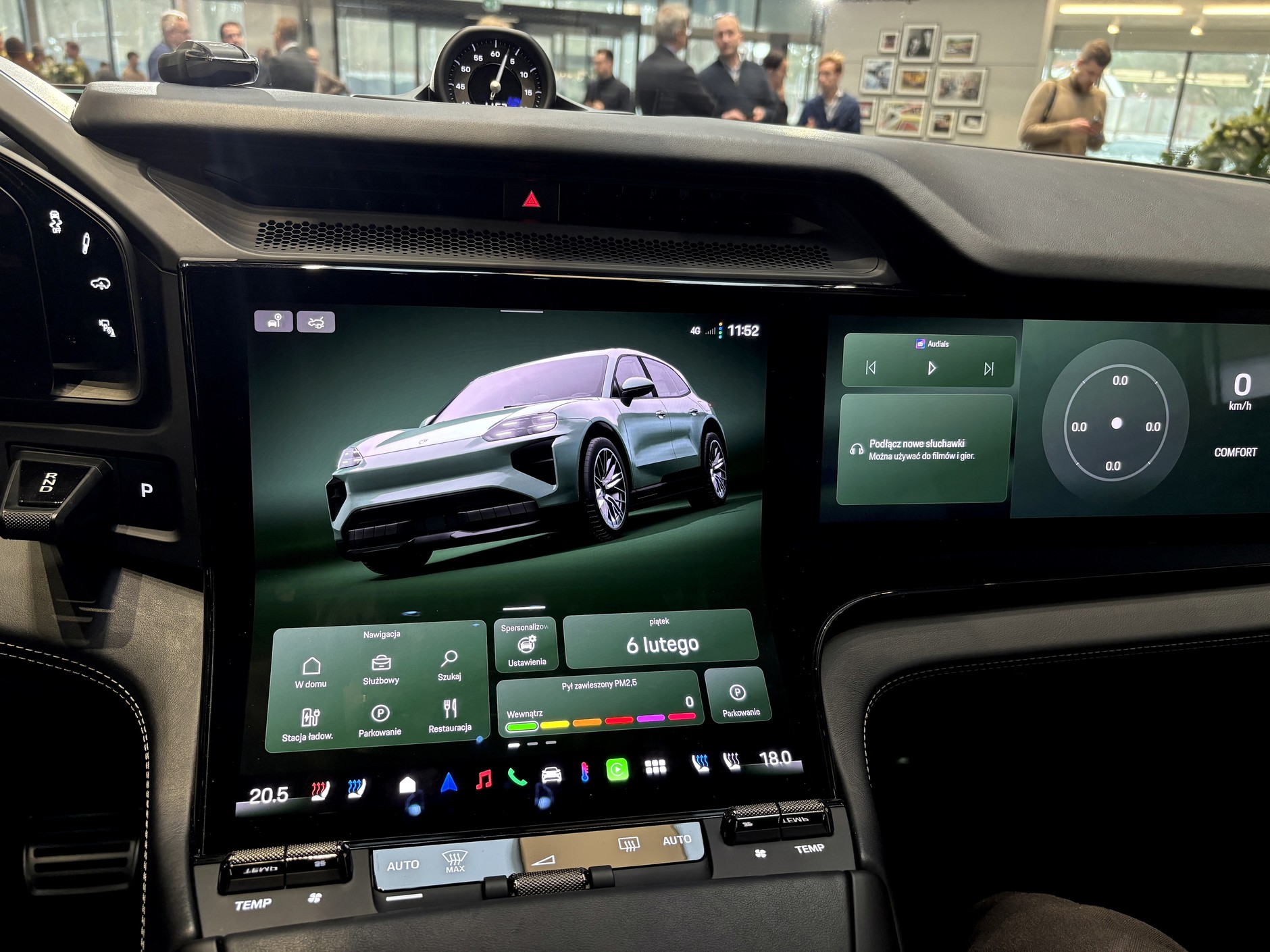 Premiera Cayenne Electric w Porsche Centrum Warszawa Wawer