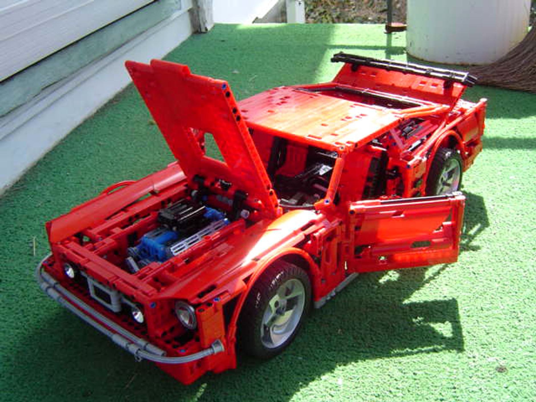 Zbuduj sobie samochód z Lego...