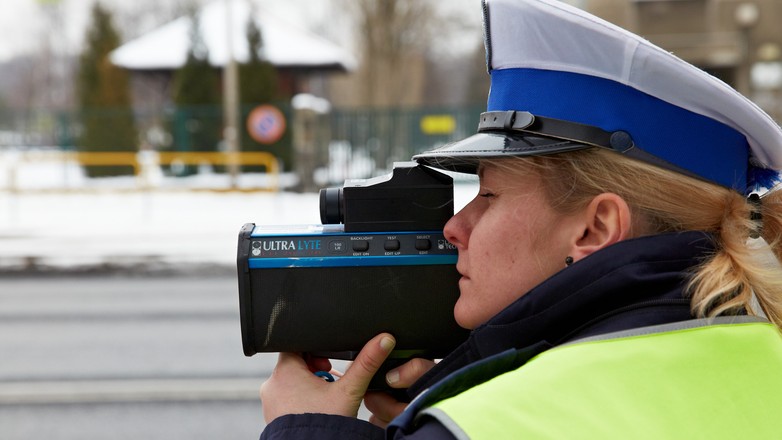 Pomiar prędkości – dziś automatyczna utrata prawa jazdy dotyczy wyłącznie wykroczeń popełnionych na obszarze zabudowanym