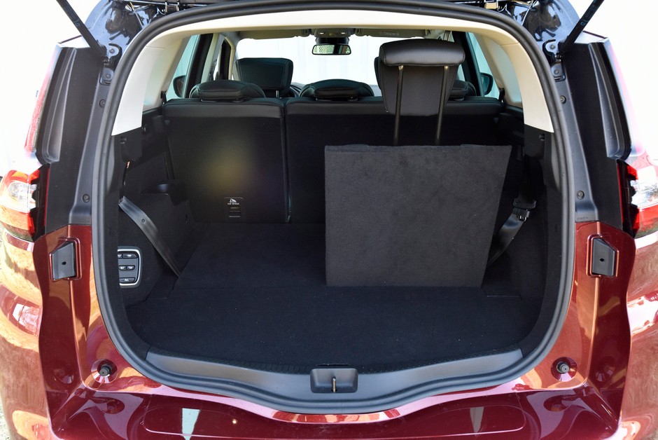 Porównanie: Ford Grand C-Max, Opel Zafira, Renault Grand Scenic, Volkswagen Touran