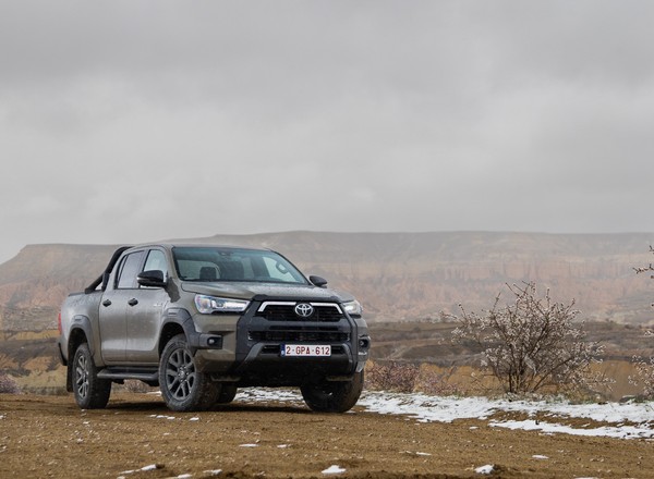 Toyota Hilux dostała nowy napęd. Jest najnowocześniejszy i może być najlepszy. To diesel
