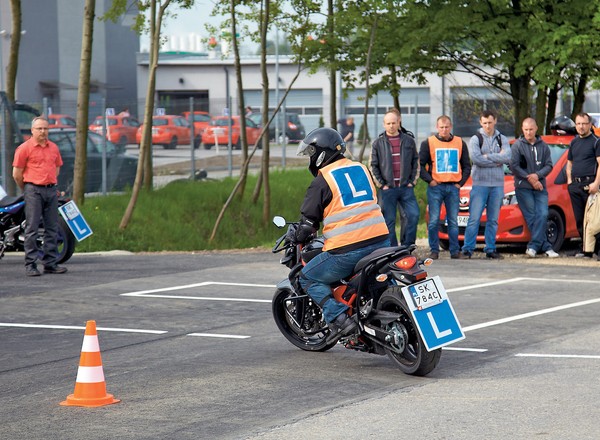Egzamin na prawo jazdy. Większość ośrodków w podkarpackim odwołuje egzaminy