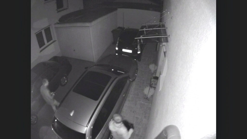 Dziś kradzież auta jest łatwa jak nigdy. BMW prawdopodobnie zostało skradzione na walizkę, a właścicielowi został tylko kluczyk