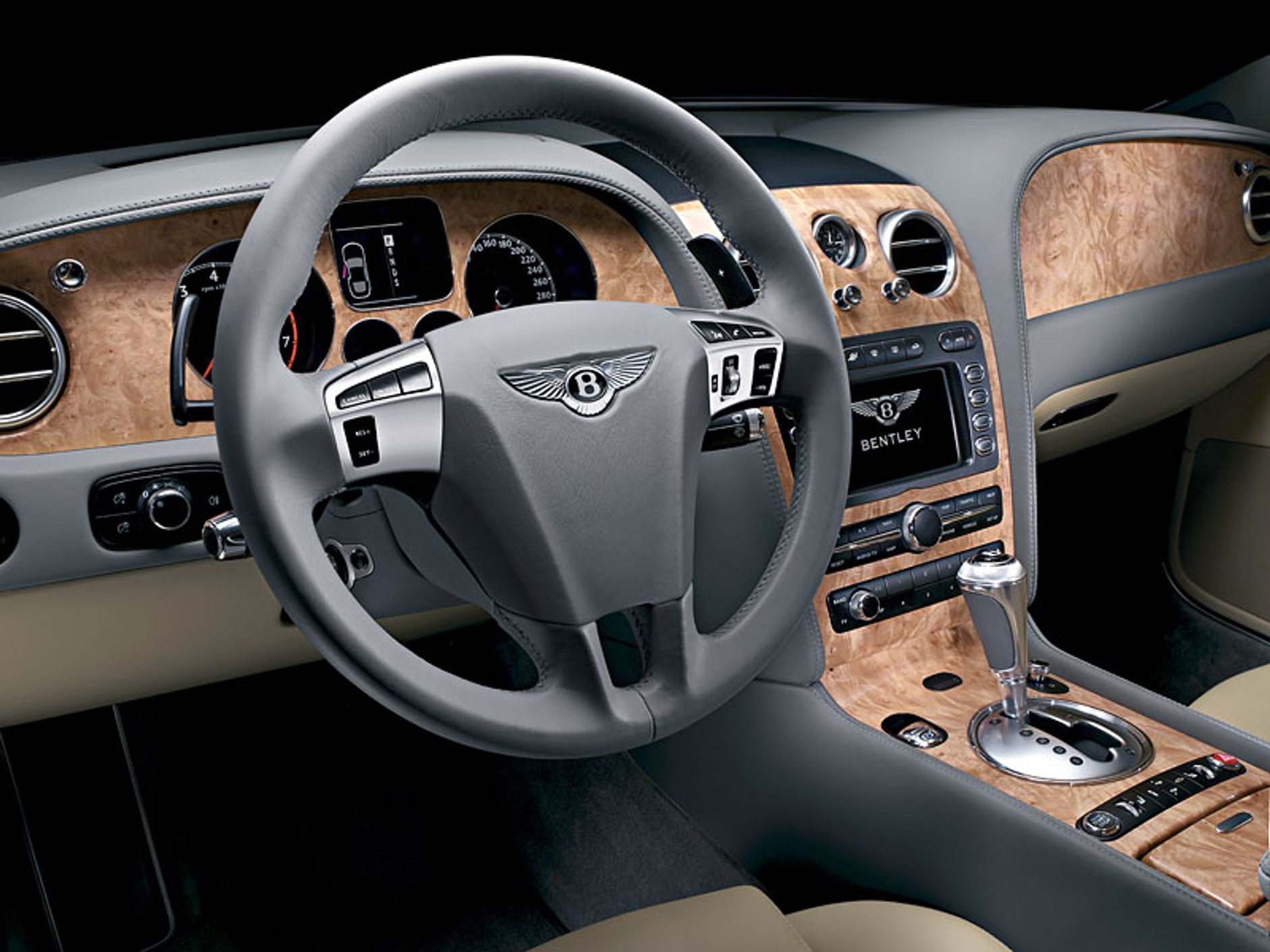 Bentley Continental Flying Spur: nowości na rok 2009 i mocna wersja Speed