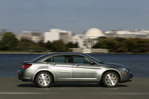 Chrysler Sebring - Mocny gracz z Ameryki
