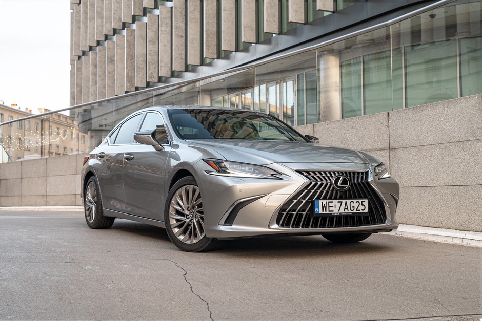 Lexus ES
