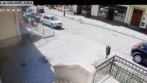 Gdy policjanci odkryli prawdę, sprawdzili zapis monitoringu przed komisariatem