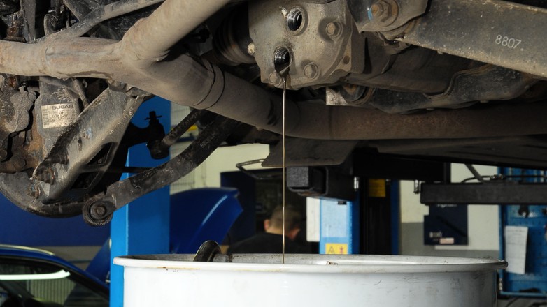 Czy trzeba wymieniać olej w skrzyni manualnej?