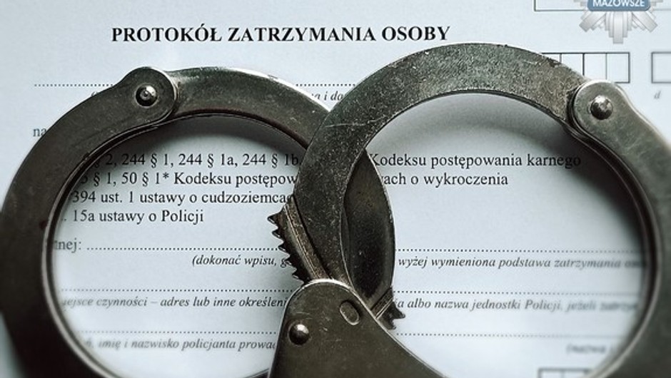 Obraz pochodzący z serwisu https://mazowiecka.policja.gov.pl/wci/aktualnosci/95650,Nie-udzielili-pomocy-rannej-w-wypadku-w-Goryszach-12-latce-Uslyszeli-zarzuty.html