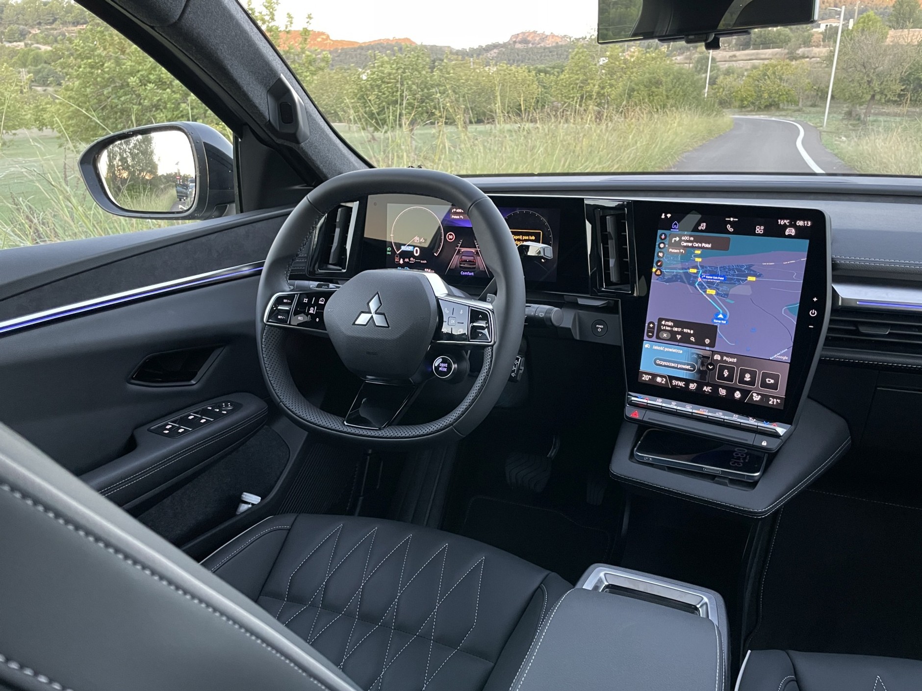 Mitsubishi Eclipse Cross ma znacznie nowocześniejsze wnętrze