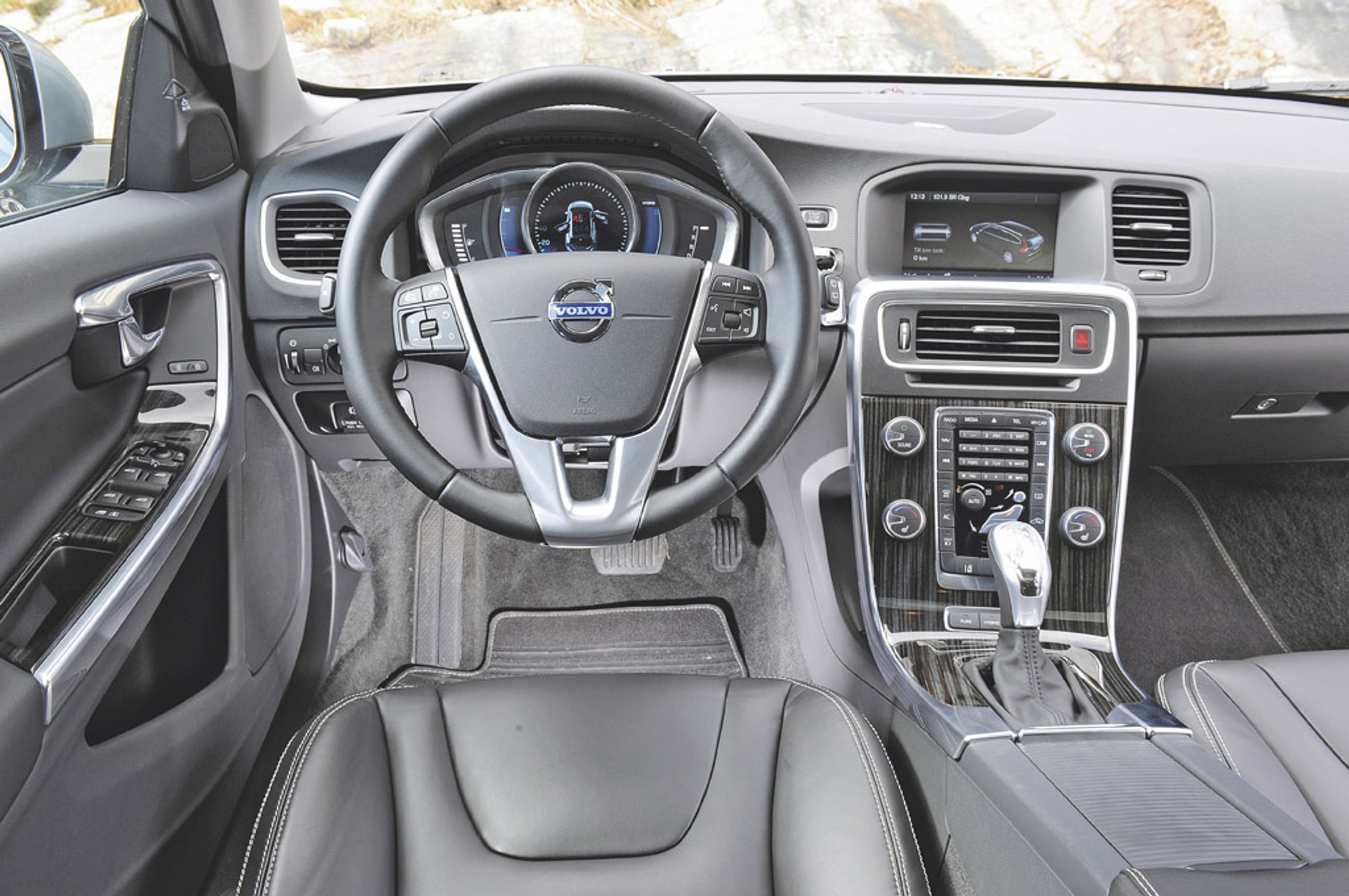 Volvo V60 D6 plug-in-hybrid: świetny design, mocny silnik