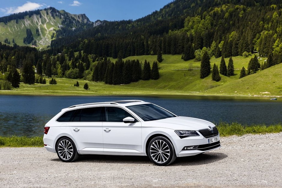 Luksusowa Skoda Superb Combi L&K za 155,6 tys. zł