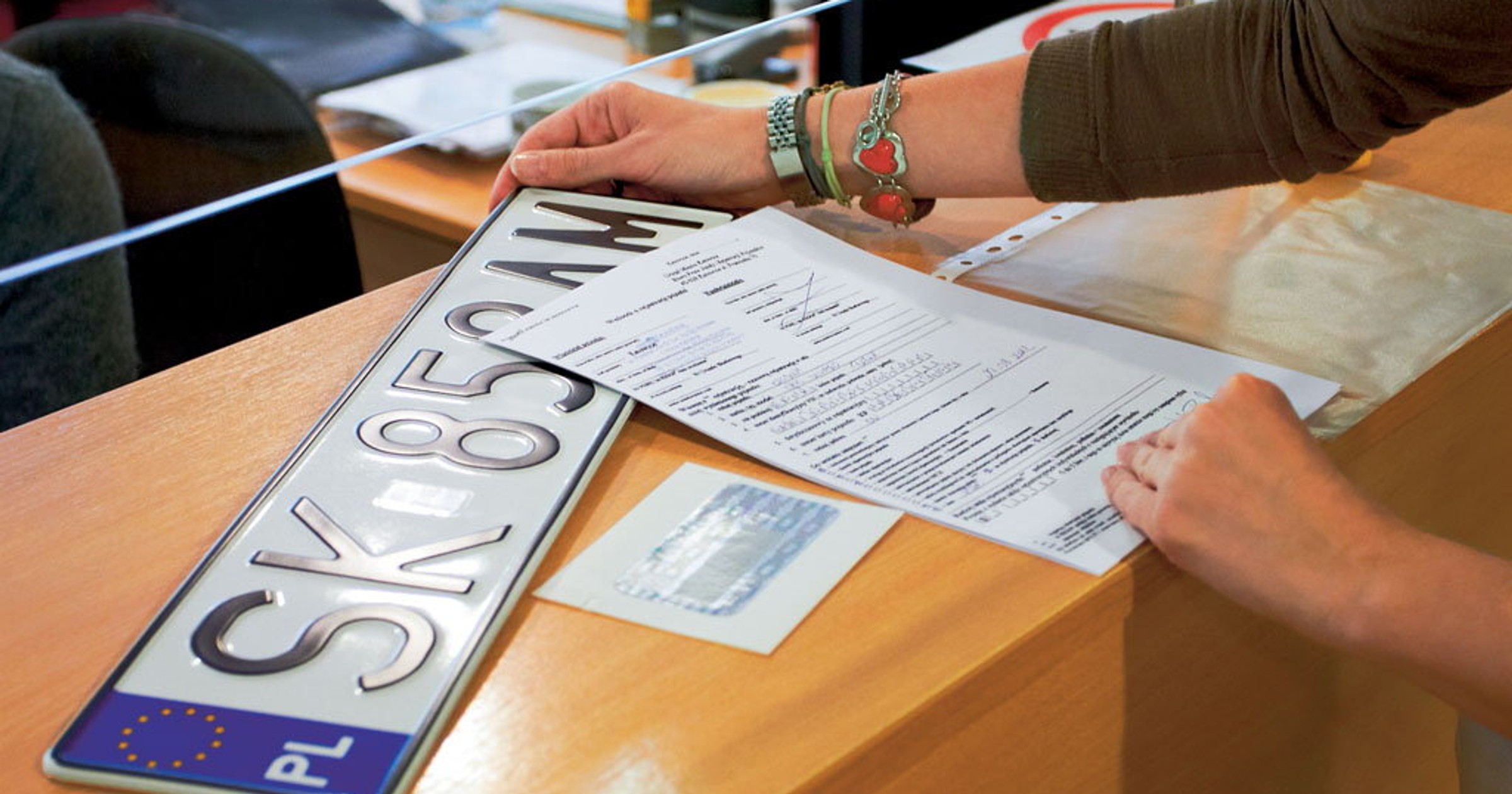 Rząd namawia do rejestracji aut  online. Od stycznia jest na to tylko 30 dni
