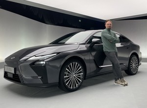 W Europie to Polacy najchętniej kupują tego Lexusa. Obejrzałem nową generację ES-a