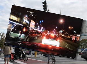 Pędził po torowisku. Wbił się w sznur aut. Wielki karambol na jednej z głównych ulic Warszawy [WIDEO]
