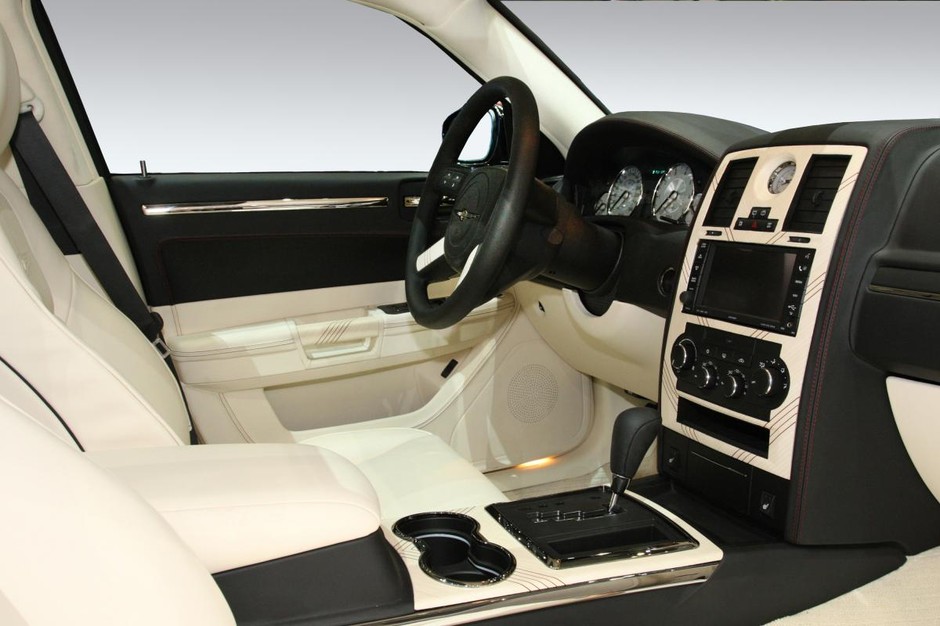 Genewa 2010: komfort Chryslera dla Europy