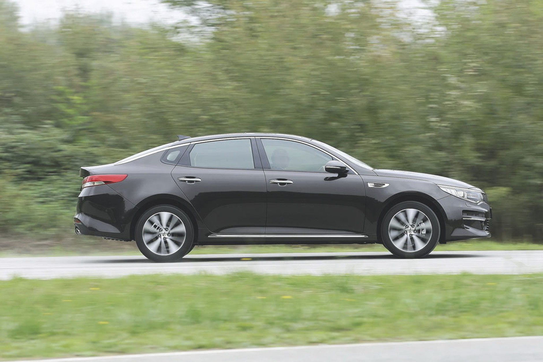 Nowa Kia Optima - limuzyna łagodnie usposobiona